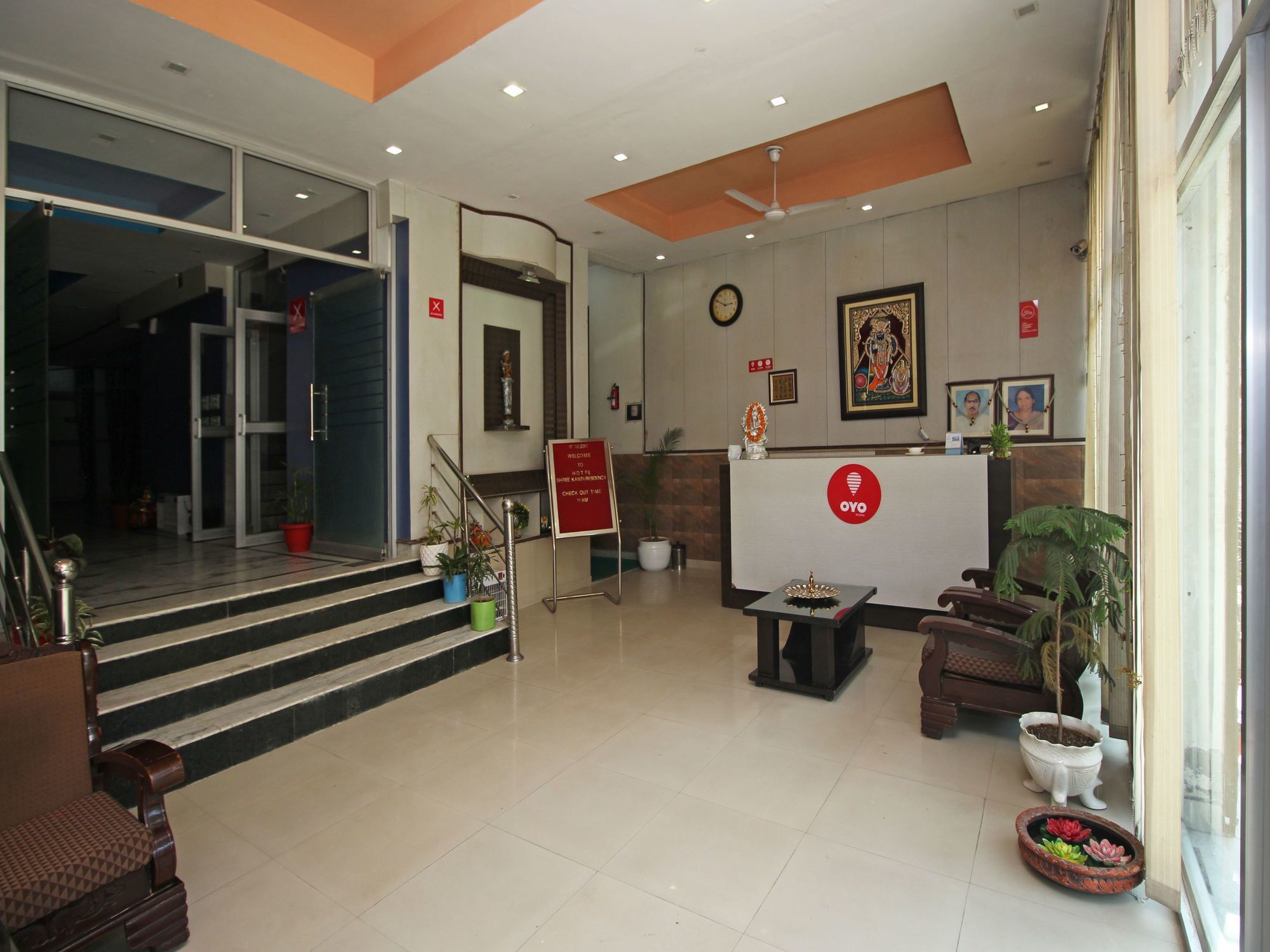 Oyo 576 Hotel Shree Kanta Residency Gurgaon Exteriör bild